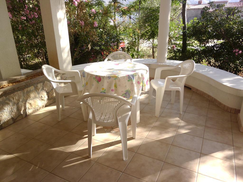 Apartments Kresimir Beauty With Shadow Trees And Parking Place Đảo Pag Phòng bức ảnh