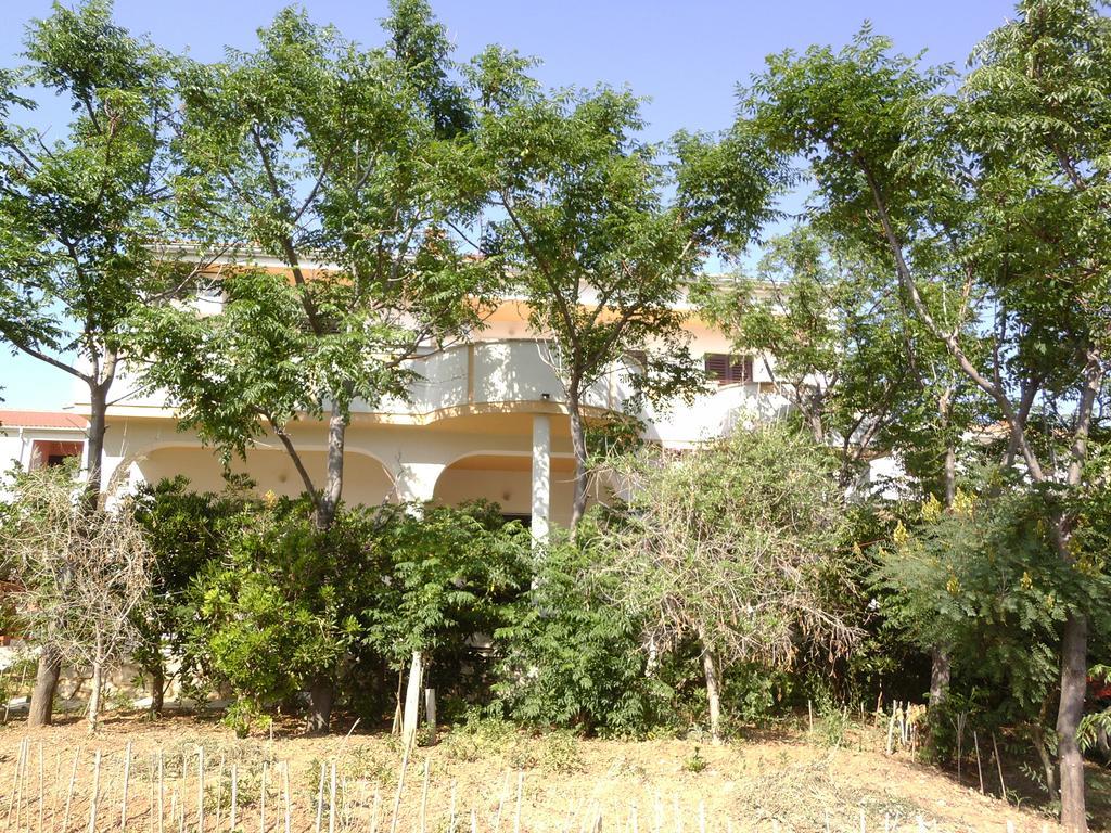 Apartments Kresimir Beauty With Shadow Trees And Parking Place Đảo Pag Ngoại thất bức ảnh